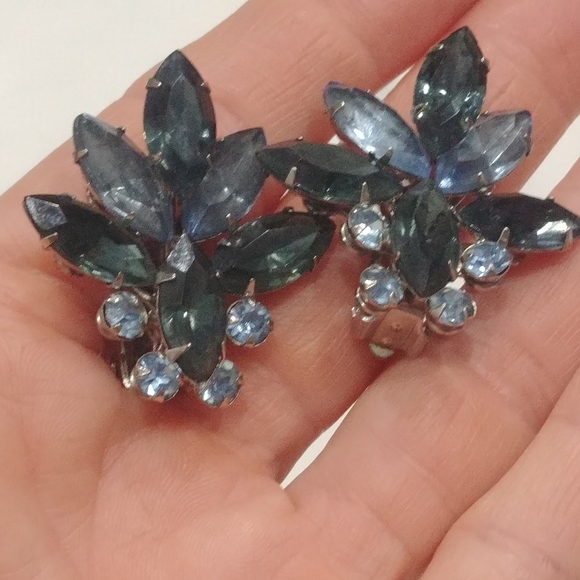 Vintage Blue Crystal Marquis Clip On Earrings - Picture 5 of 9